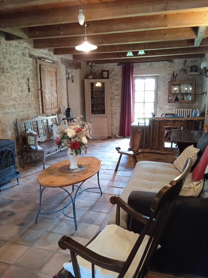 Bed and Breakfast Chez Karine Ceyzerieu Exterior foto