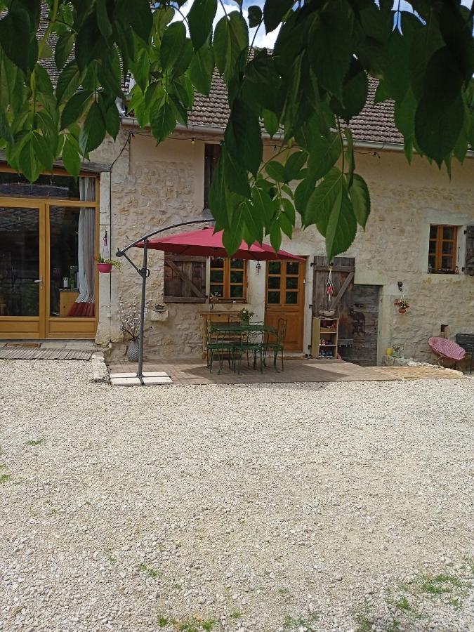 Bed and Breakfast Chez Karine Ceyzerieu Exterior foto