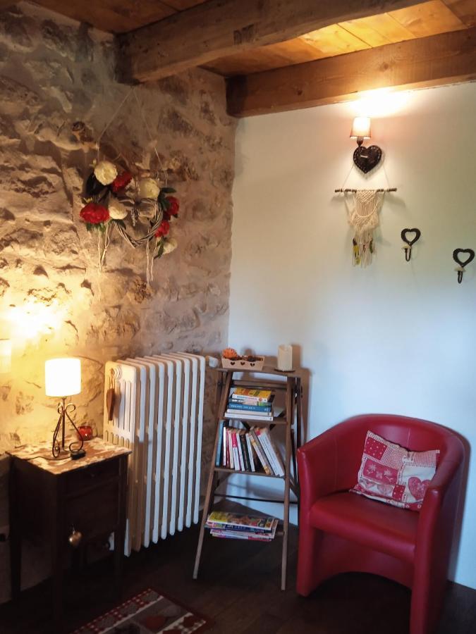 Bed and Breakfast Chez Karine Ceyzerieu Exterior foto