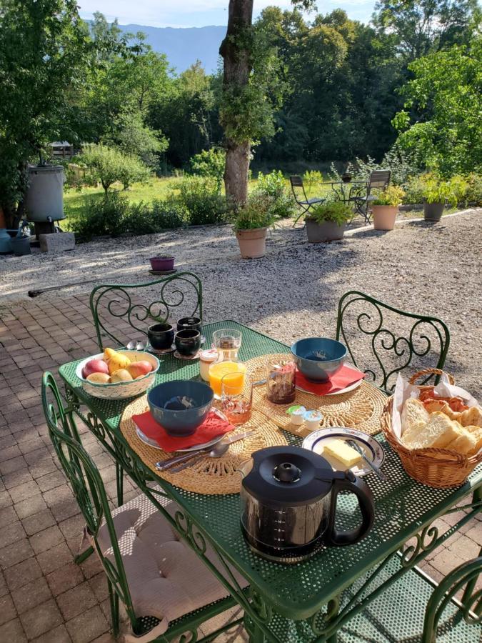 Bed and Breakfast Chez Karine Ceyzerieu Exterior foto